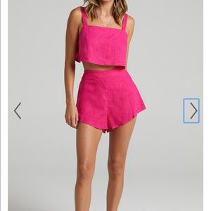 TWO PIECE SET IN HOT PINK; Size M